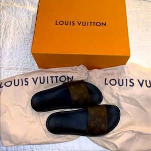 *NEW* Louis Vuitton Unisex Mules